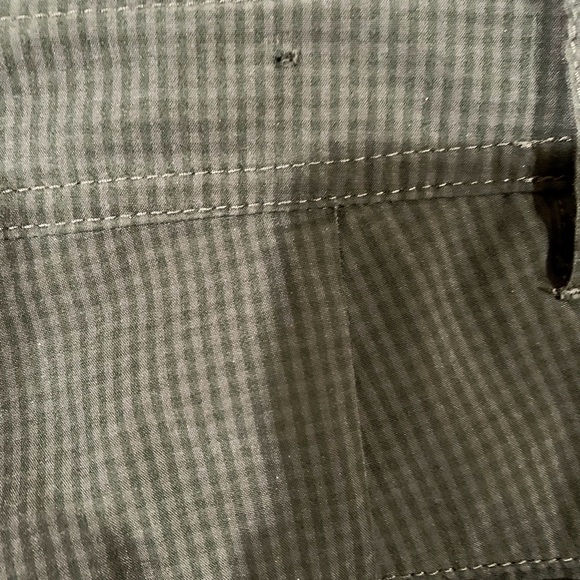 Mens Lululemon gingham shorts - Picture 3 of 4